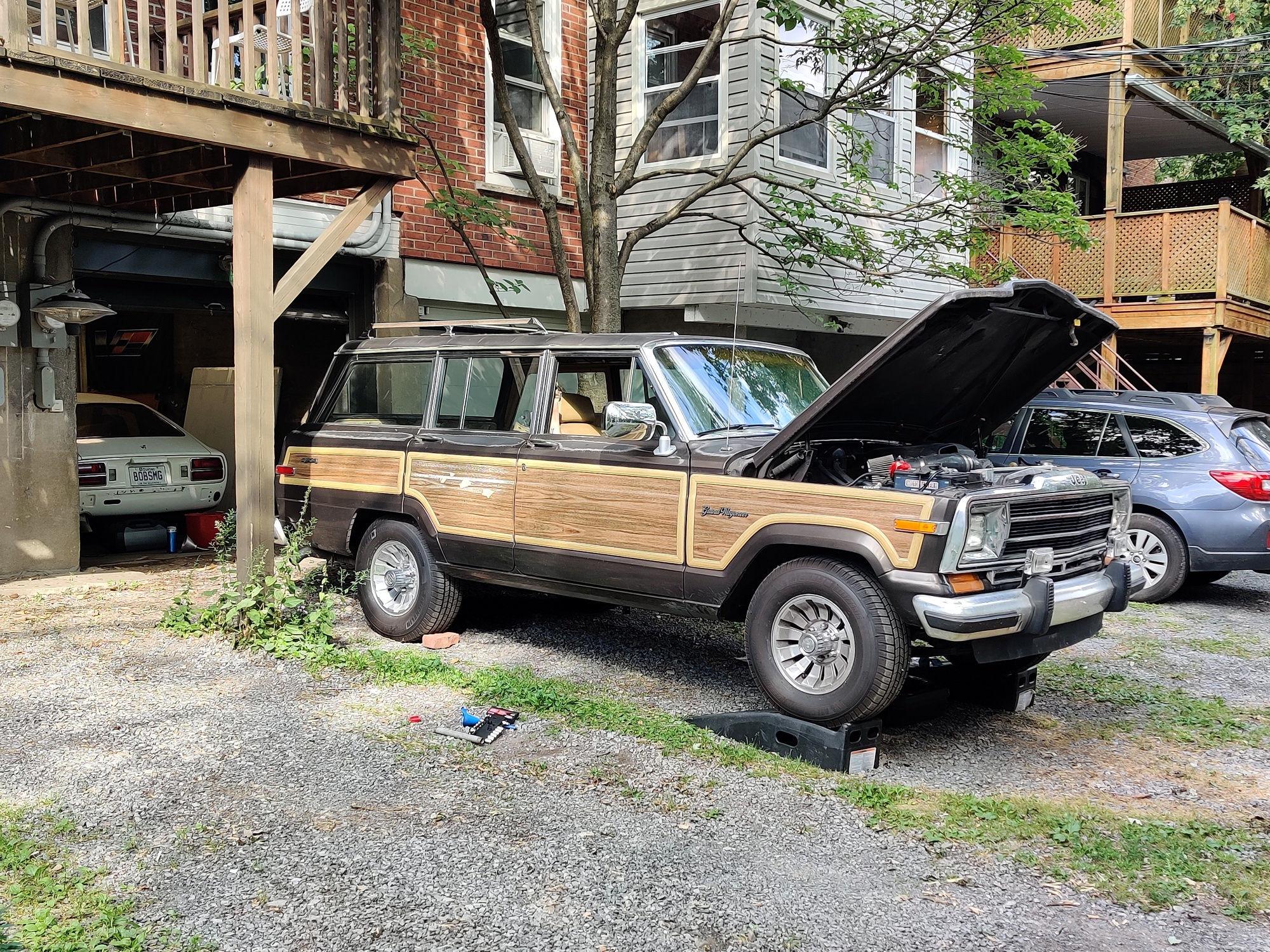 Jeep grand wagoneer discount roof