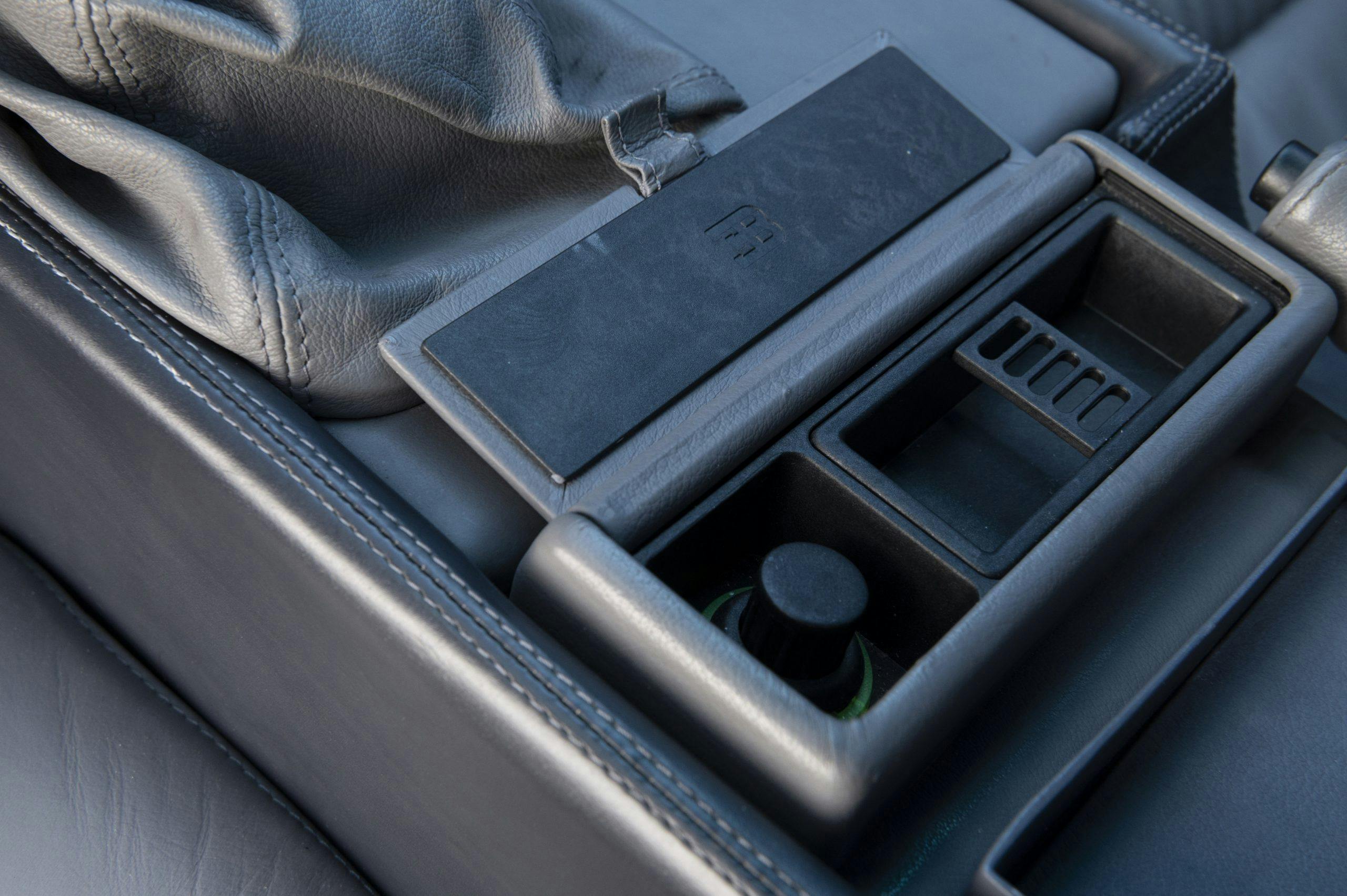 Bugatti EB110 center console compartments