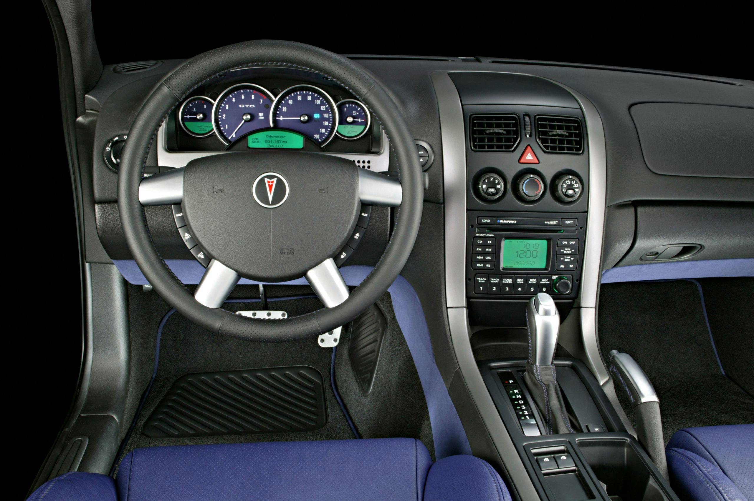 2004 Pontiac GTO interior front