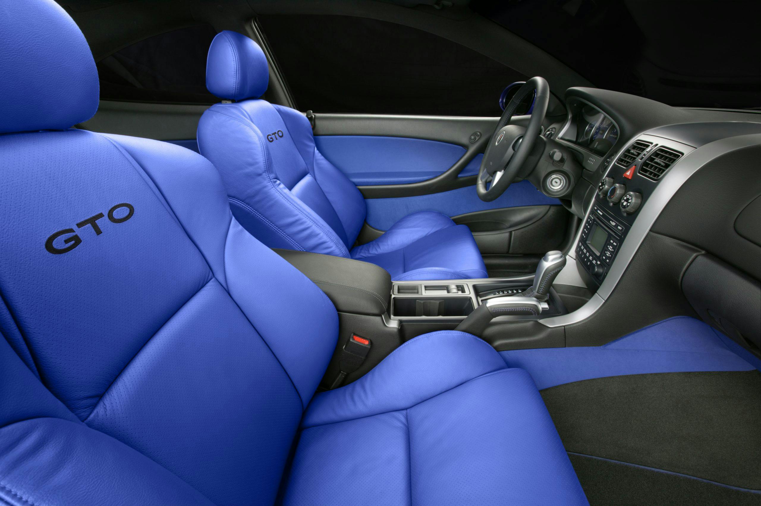 2004 Pontiac GTO interior side