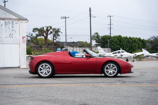 2008 Tesla Roadster side profile