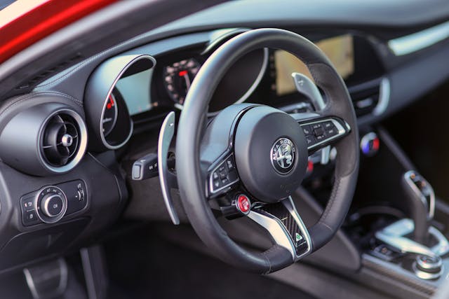 2022 Alfa Romeo Giulia Quadrifoglio interior steering wheel