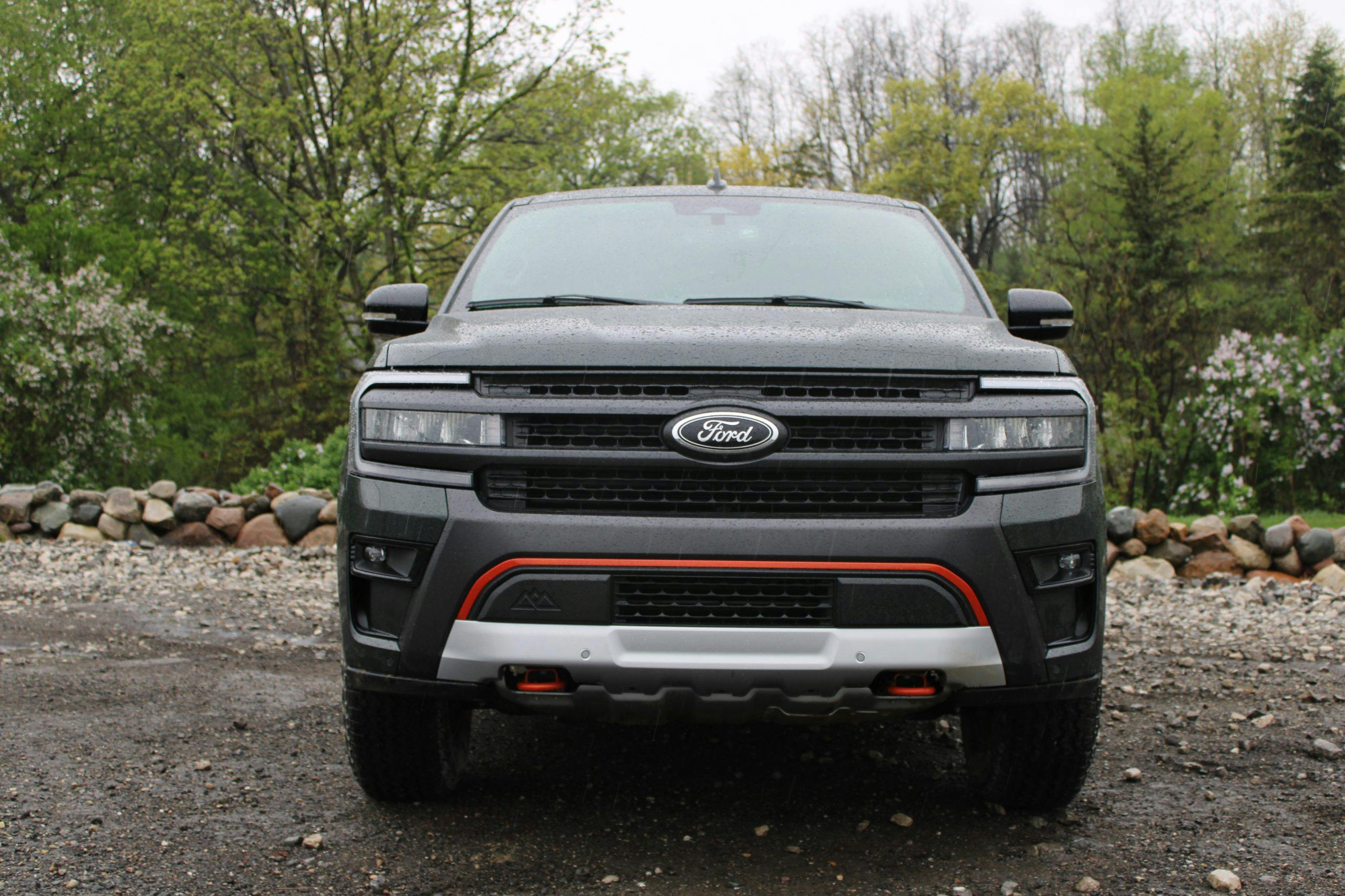 2022 Ford Expedition Timberline front