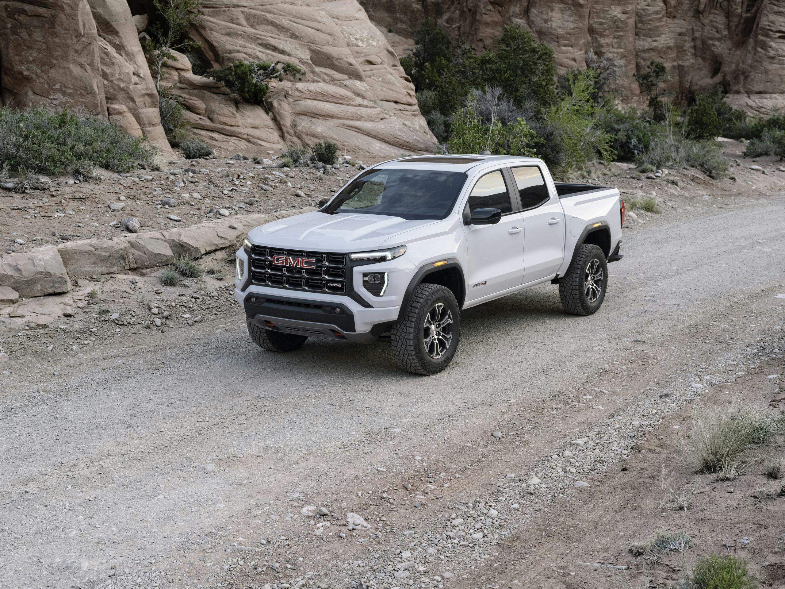 2023 GMC Canyon AT4 exterior drivers' side front three quarter