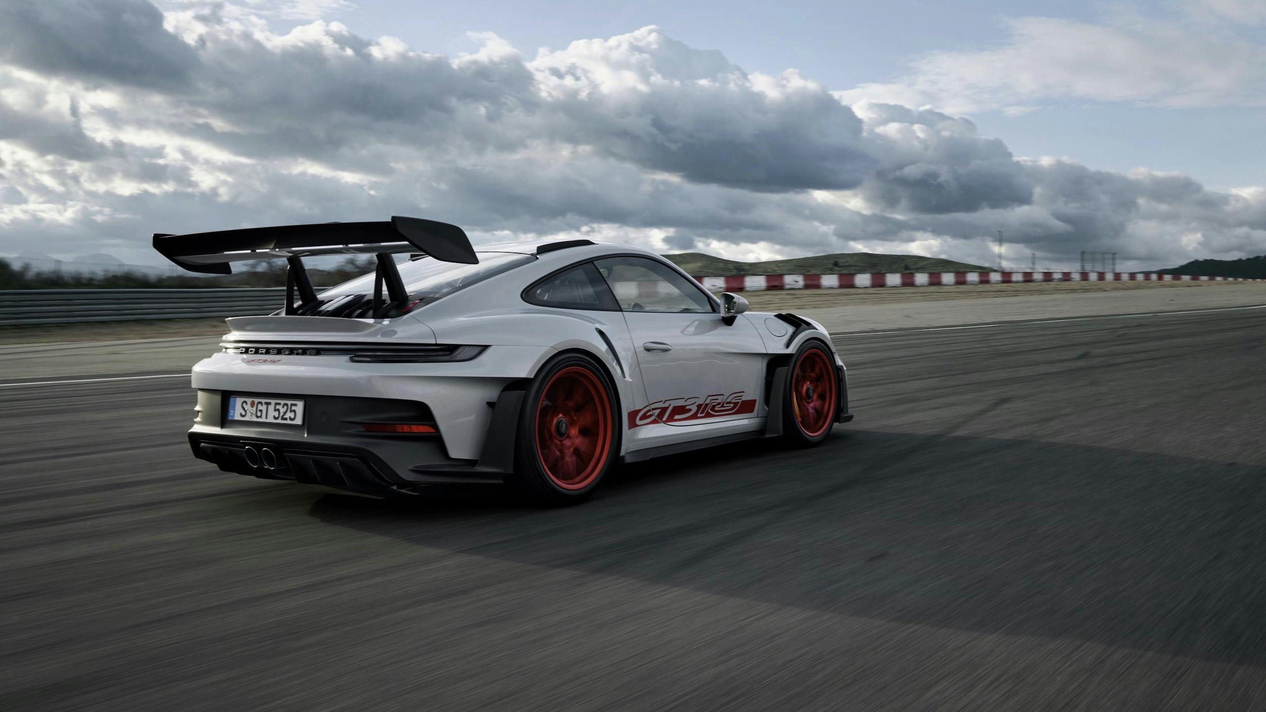 2023 Porsche 911 GT3 RS rear three-quarter action