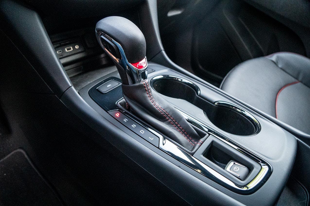 2022 Chevy Equinox RS AWD interior center console shift lever