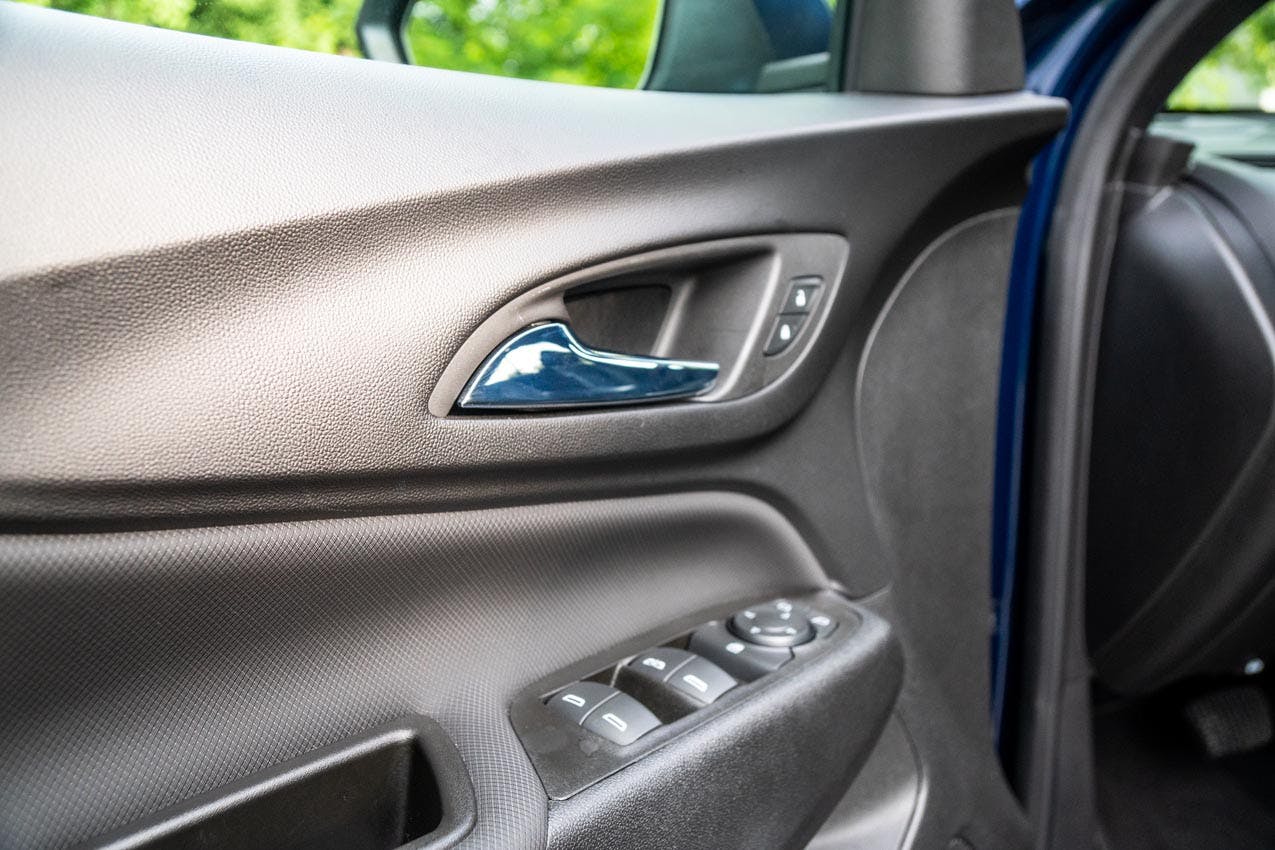 2022 Chevy Equinox RS AWD interior door handle
