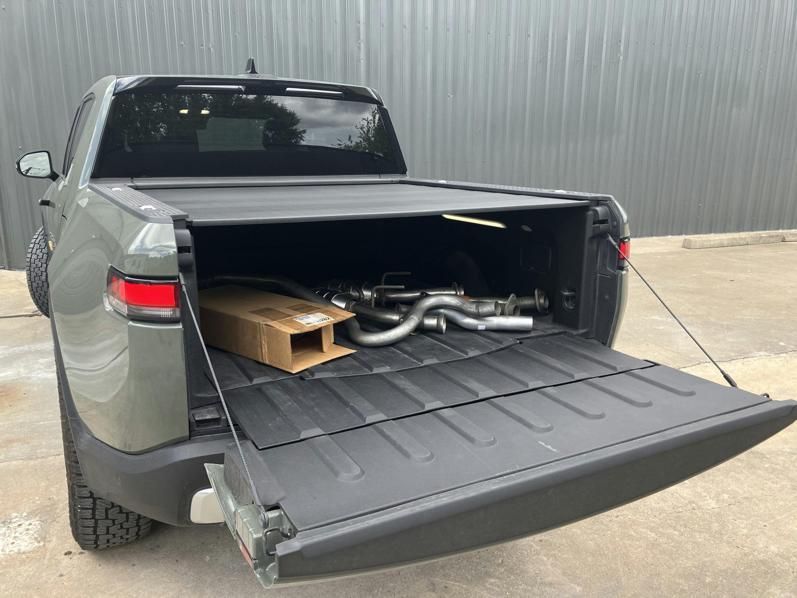 2022 Rivian R1T Launch Edition rear bed cargo