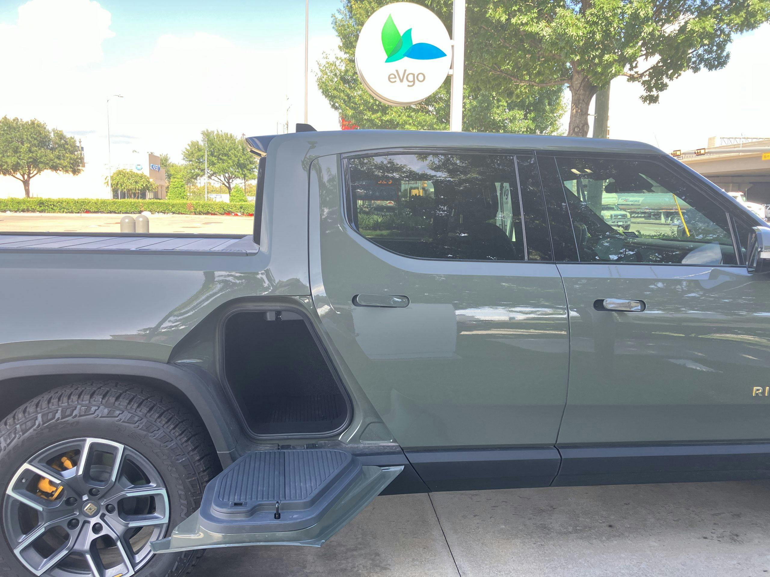 2022 Rivian R1T Launch Edition pass through real life