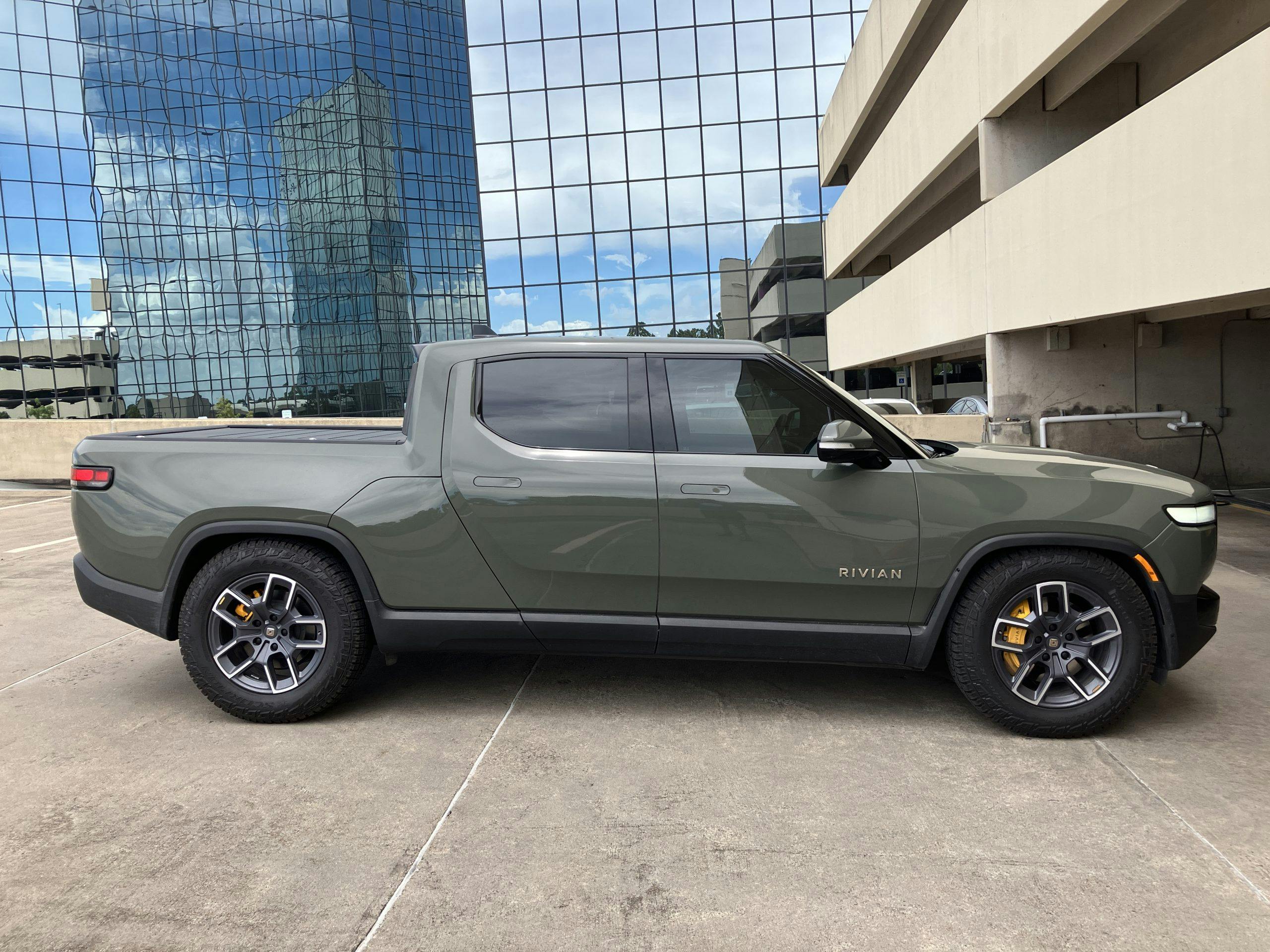 2022 Rivian R1T Launch Edition side view