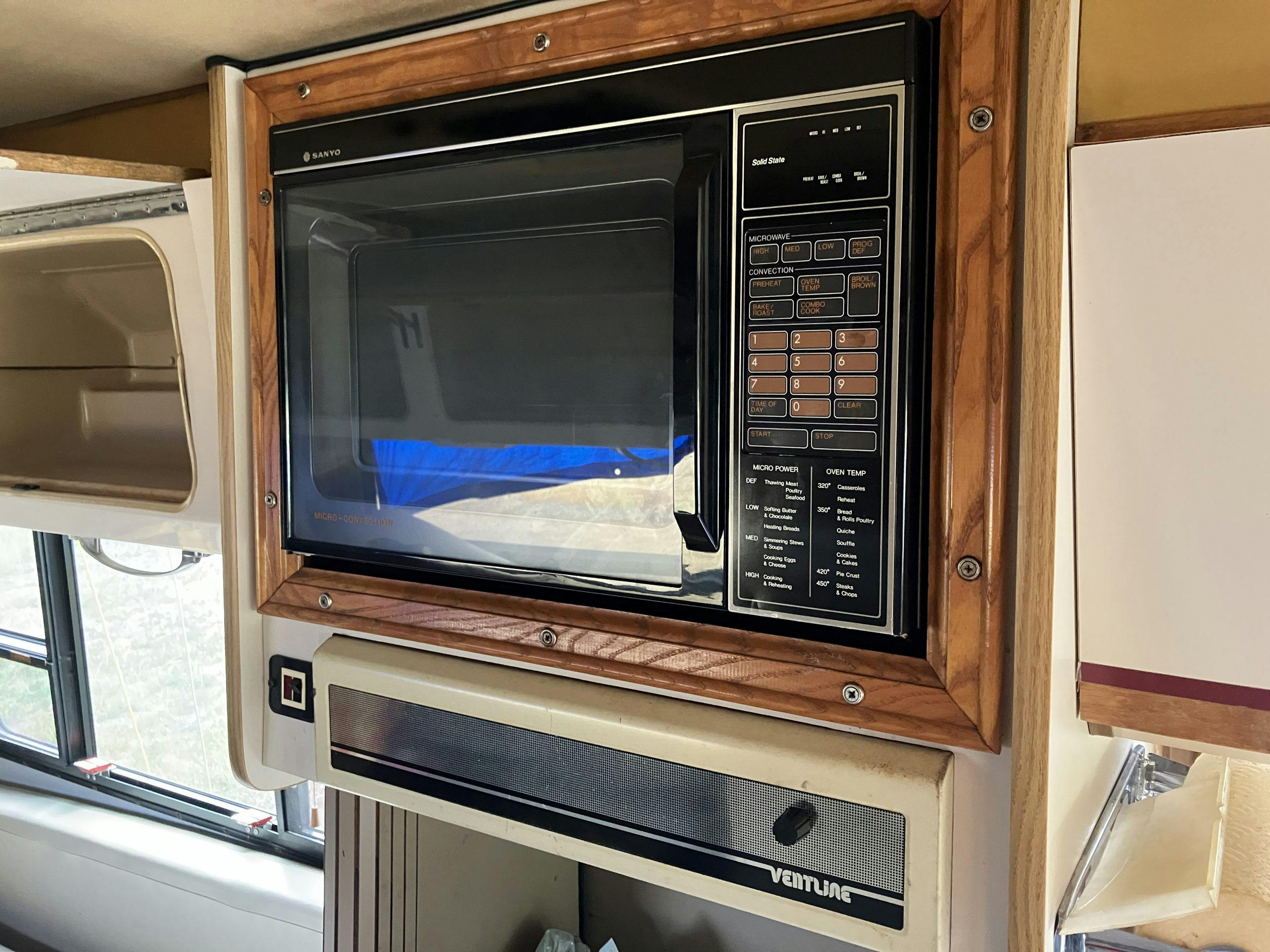 1987 EMC Eldorado Starfire RV interior microwave