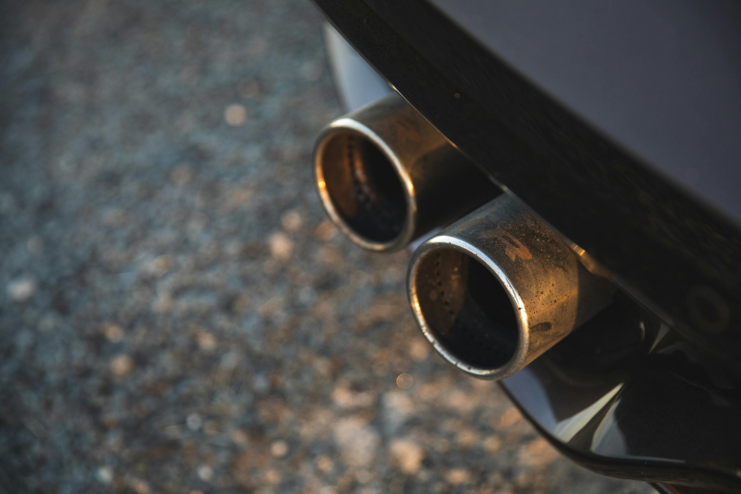 2022 Jaguar F-Type R Convertible exhaust tips