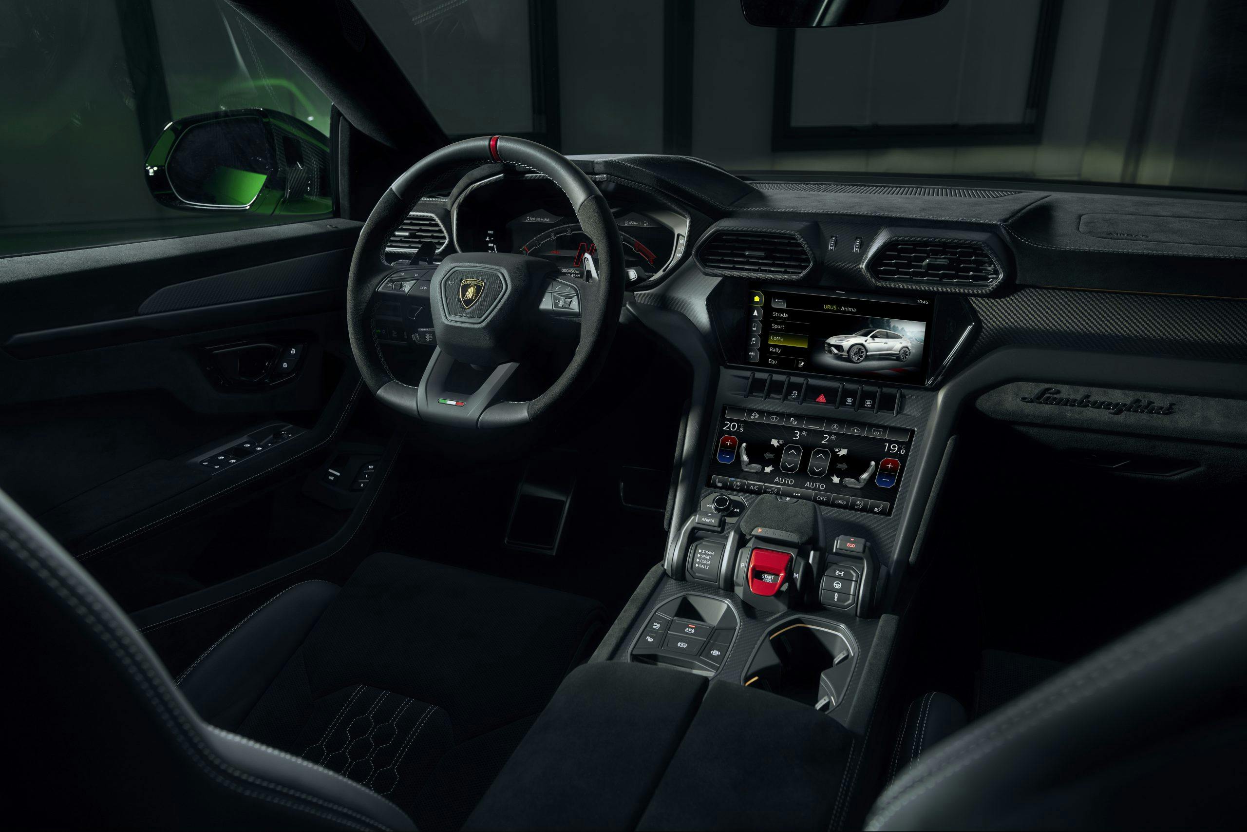 Lamborghini Urus Performante interior cabin shot
