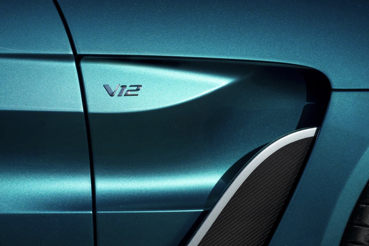 Aston Martin V12 Vantage Roadster exterior V12 badge
