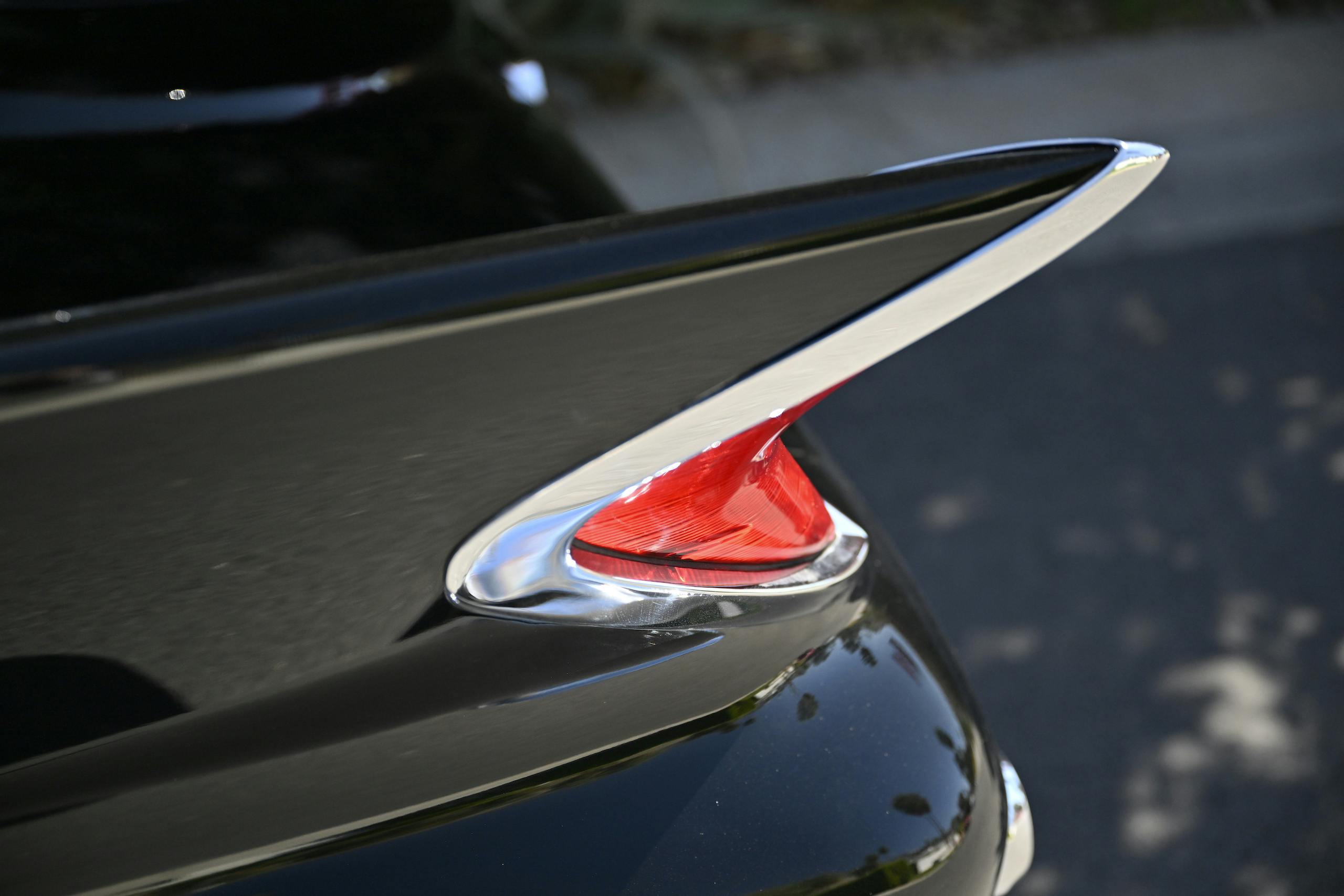 Chrysler rear fin light