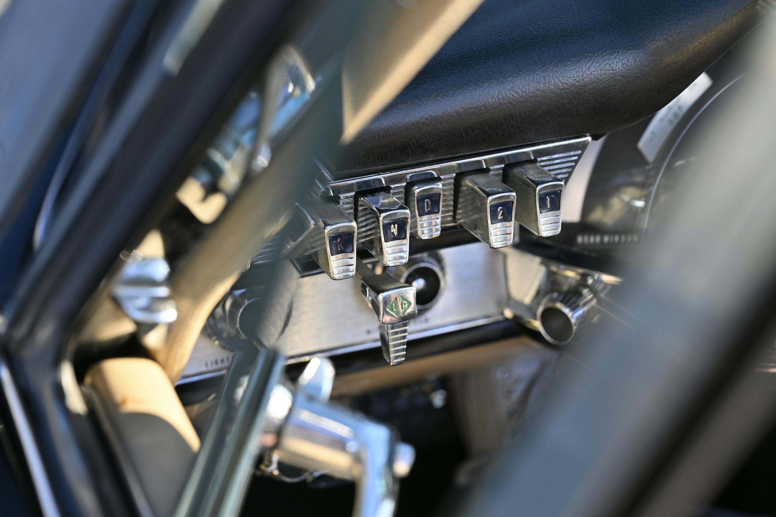 Chrysler gear buttons