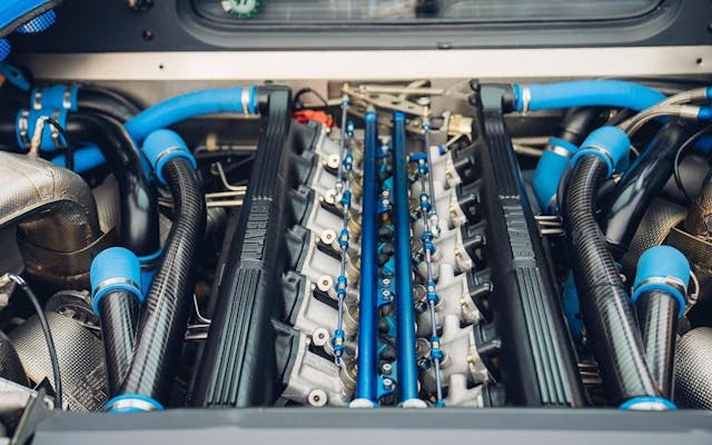 Bugatti EB110 Supersport engine