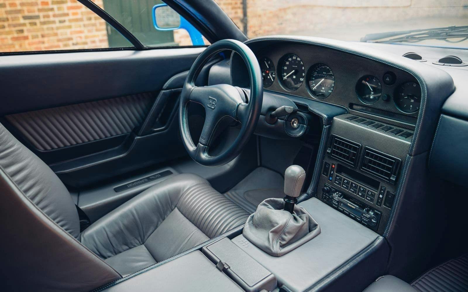 Bugatti EB110 Supersport interior