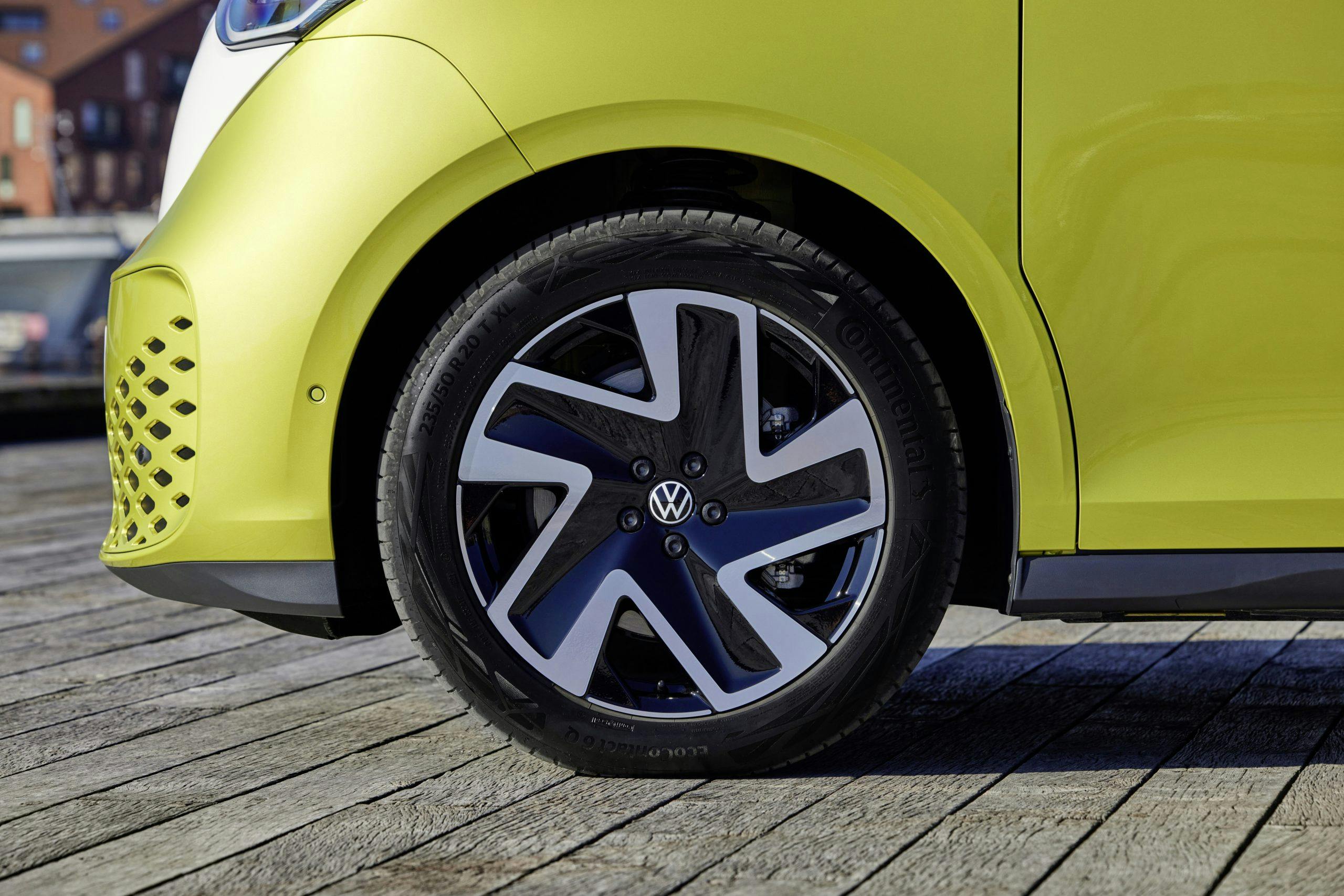 2023 Volkswagen ID Buzz front wheel tire