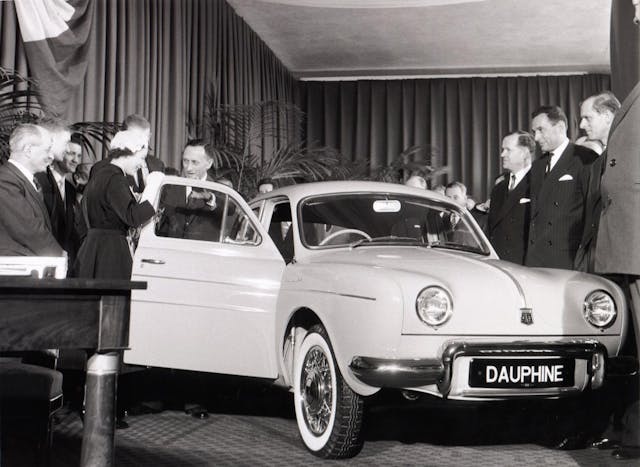 queen elizabeth ii dauphine renault 1957 cars