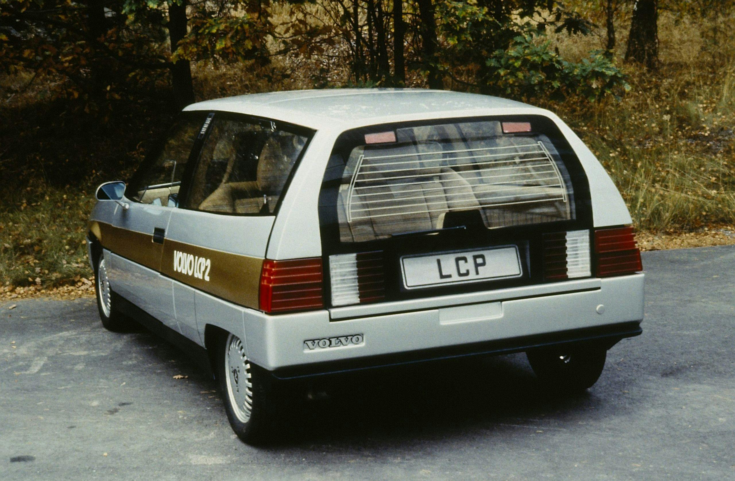 LCP 2000 rear three-quarter