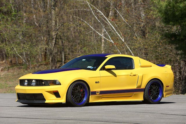 2011 Ford Mustang GT 5-0 front three-quarter