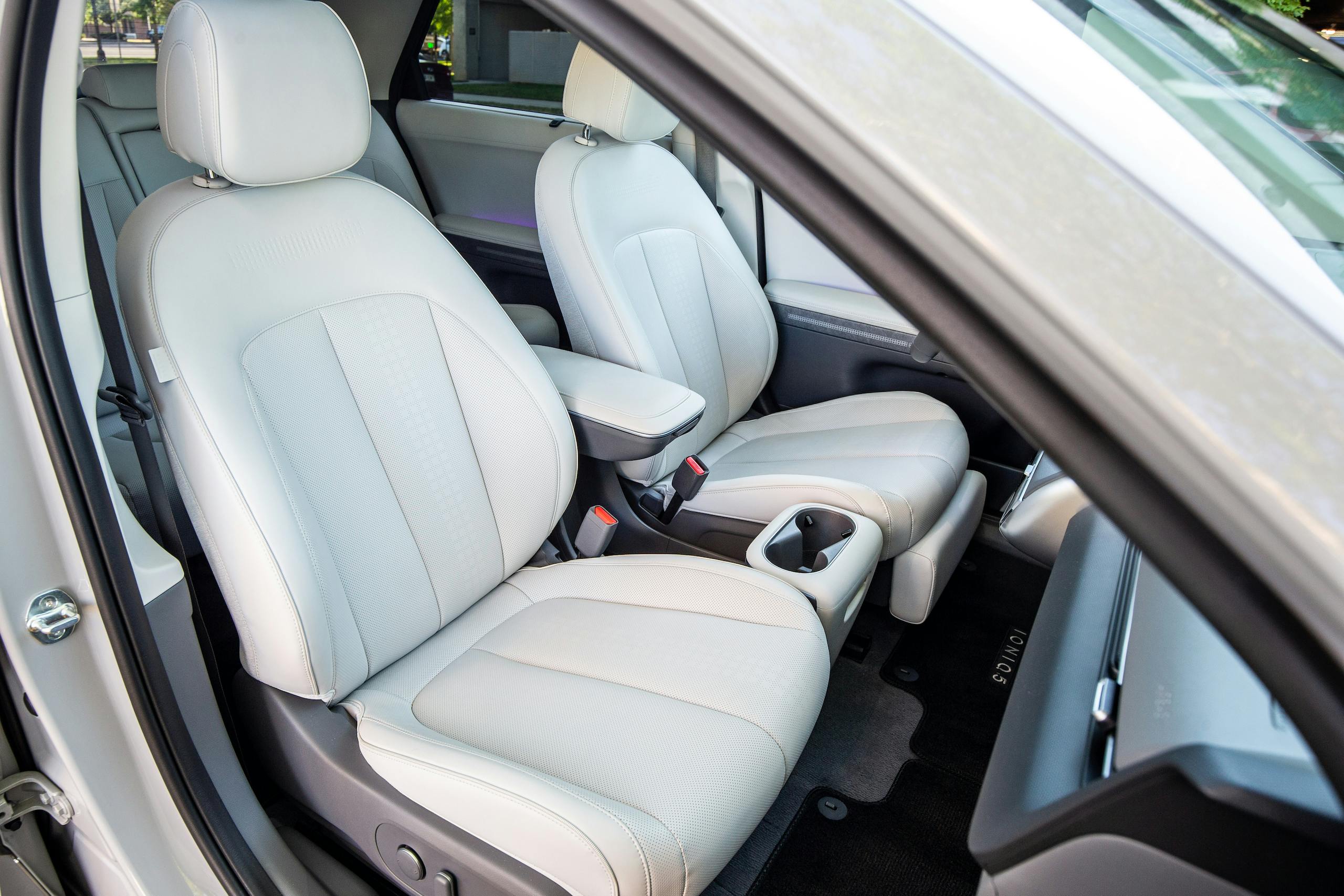 Hyundai Ioniq 5 front seats