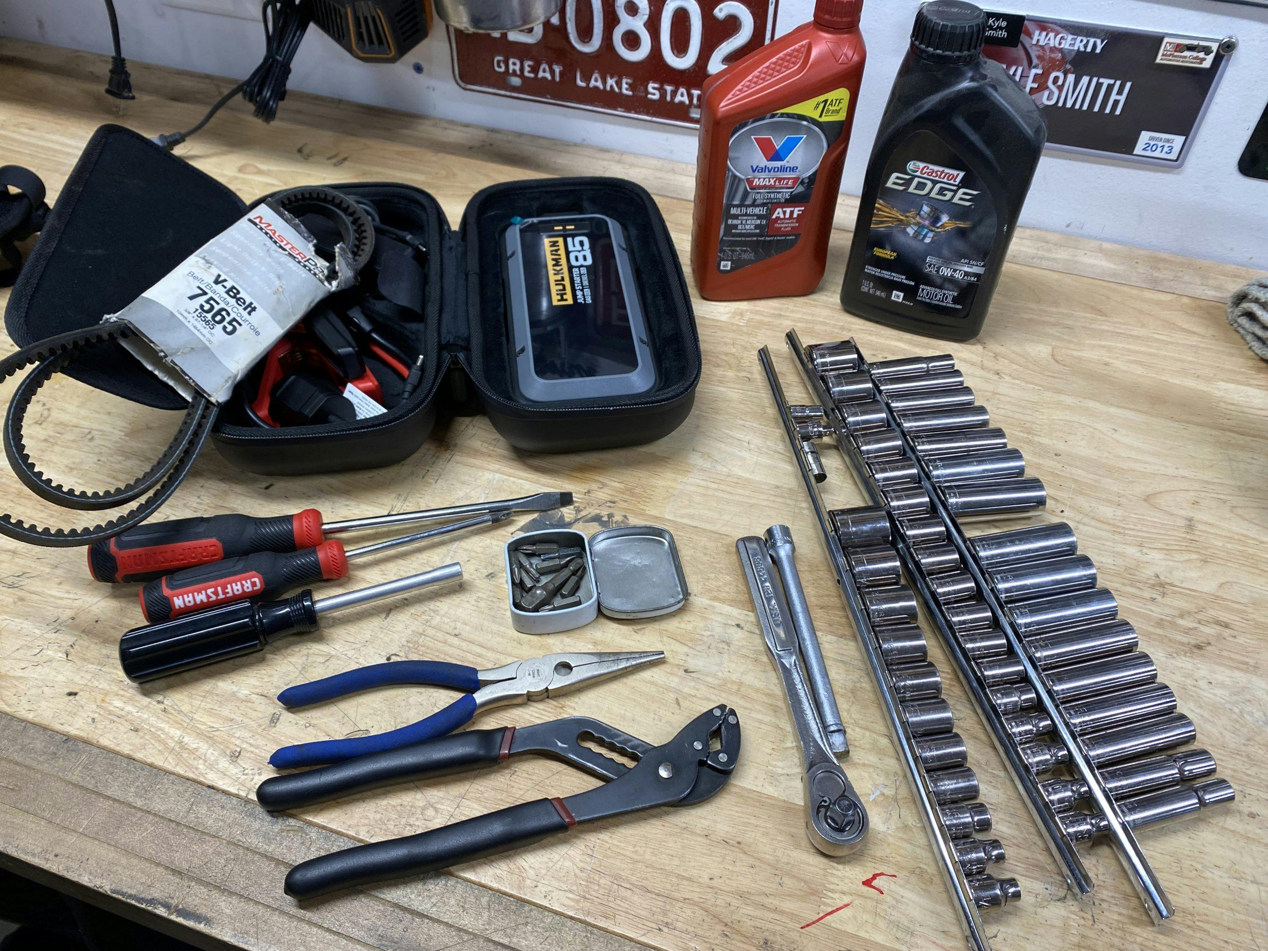 HOTO Tool Set, Hand Tool Set/Home Tool Kit, DIY Set Tool Household Hand  Tool with Screwdriver Wrench Hammer Tape Plier Tool Box, Essential  Mechanics