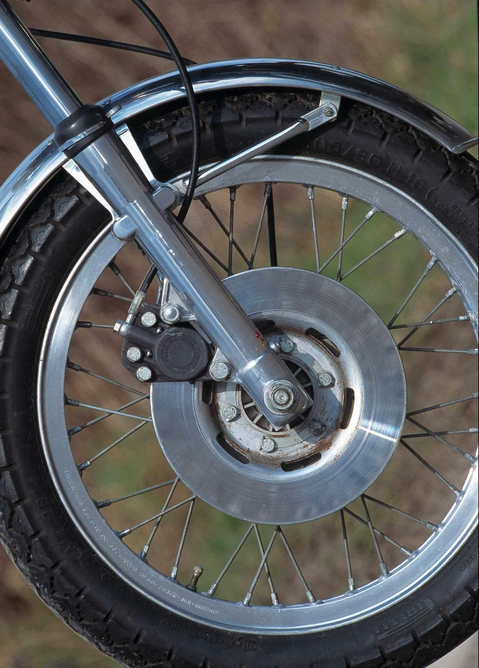 Moto Morini 3-5 Sport front wheel