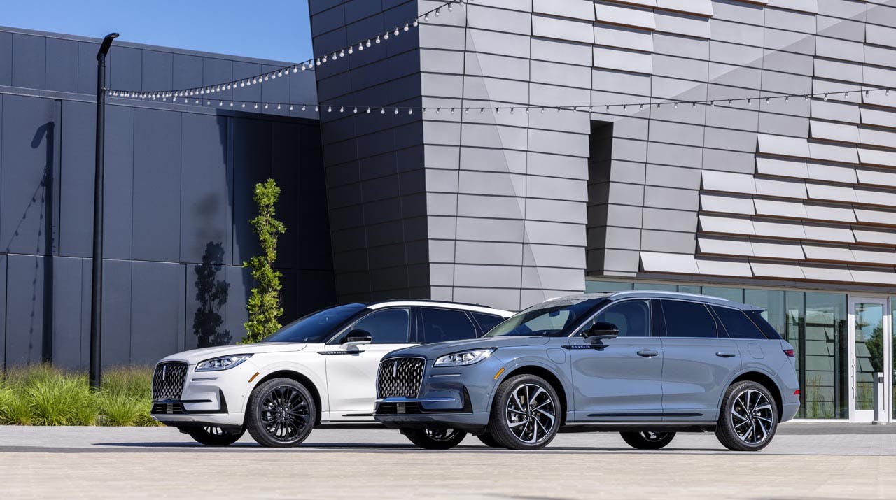 2023 Lincoln Corsair Grand Touring and Corsair Reserve exterior front three quarter