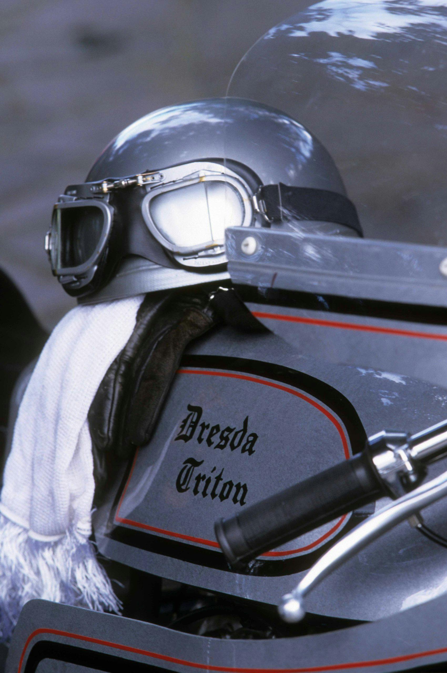 1965 Dresda Triton helmet tank detail