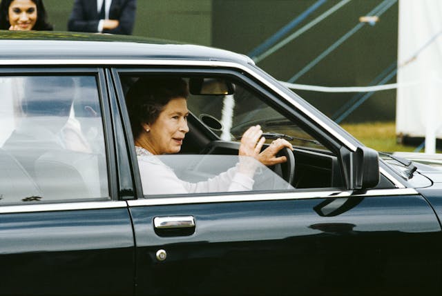 queen elizabeth driving 1982