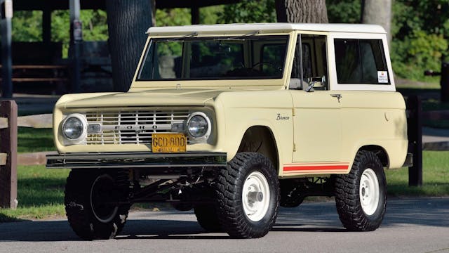 1967 Ford Bronco front