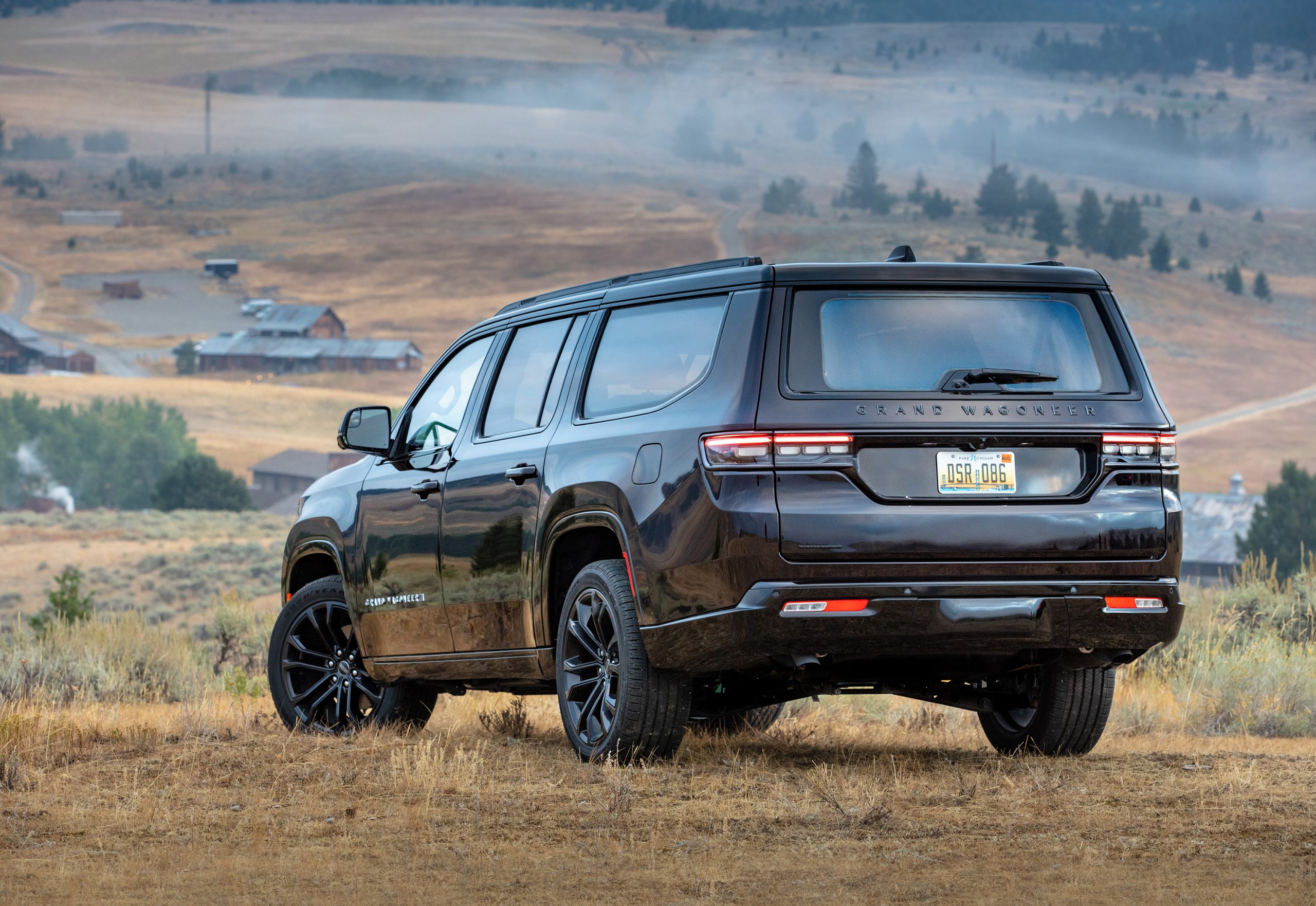 First Look Review: 2023 Jeep Grand Wagoneer L Obsidian 4x4 - Hagerty Media