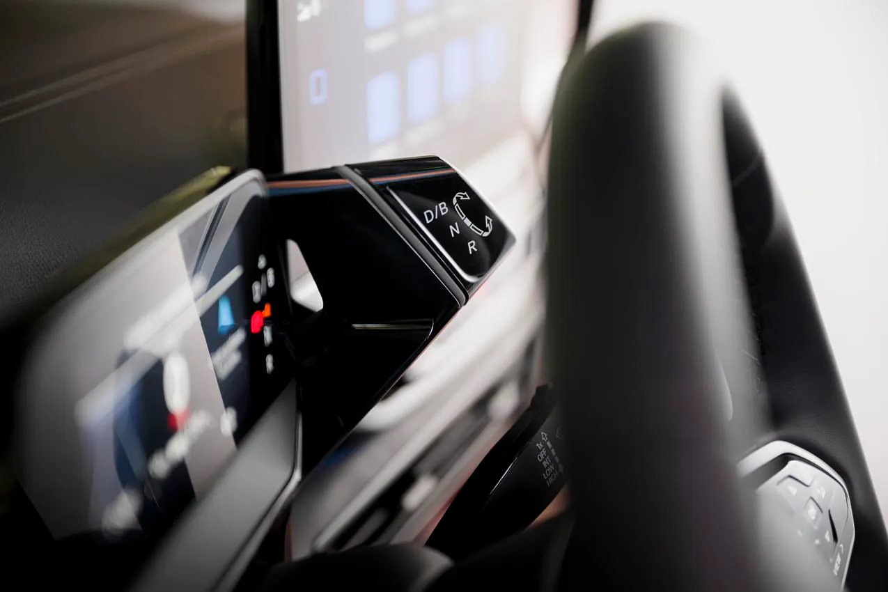 2023 Volkswagen ID.4 interior Cosmic shift control