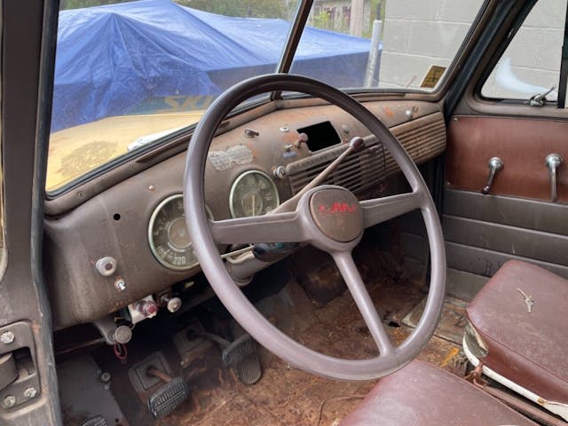 1952 GMC Suburban steering wheel