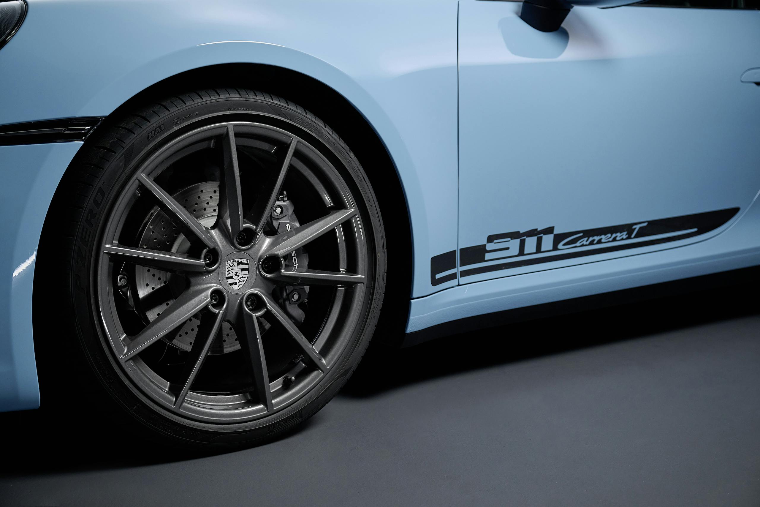 Porsche 911 T Gulf Blue front wheel tire graphic