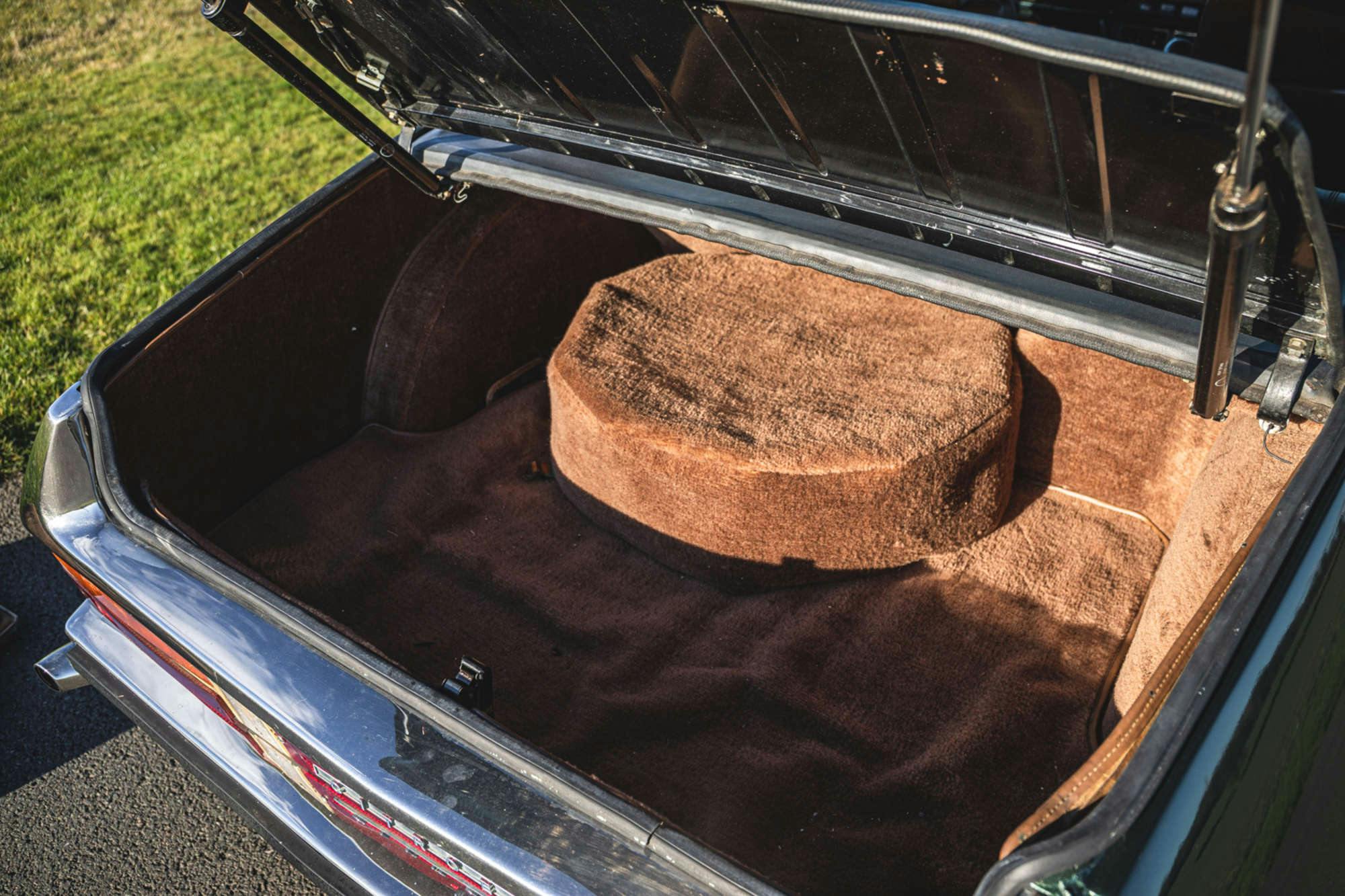 Citroen SM interior trunk