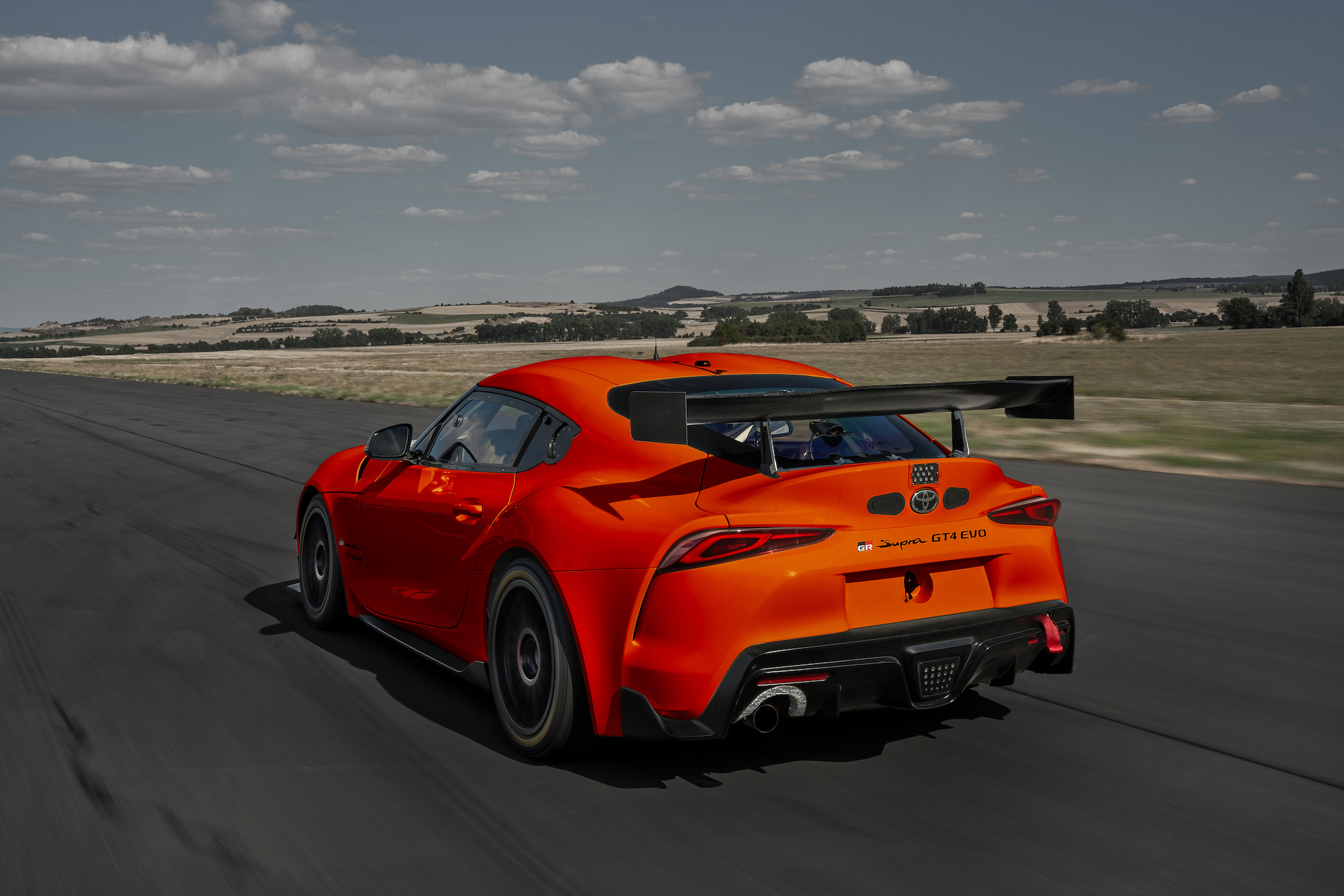 TOM'S SUPRA TOURER |