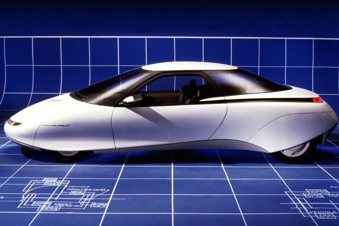 Pontiac Pursuit concept car side profile
