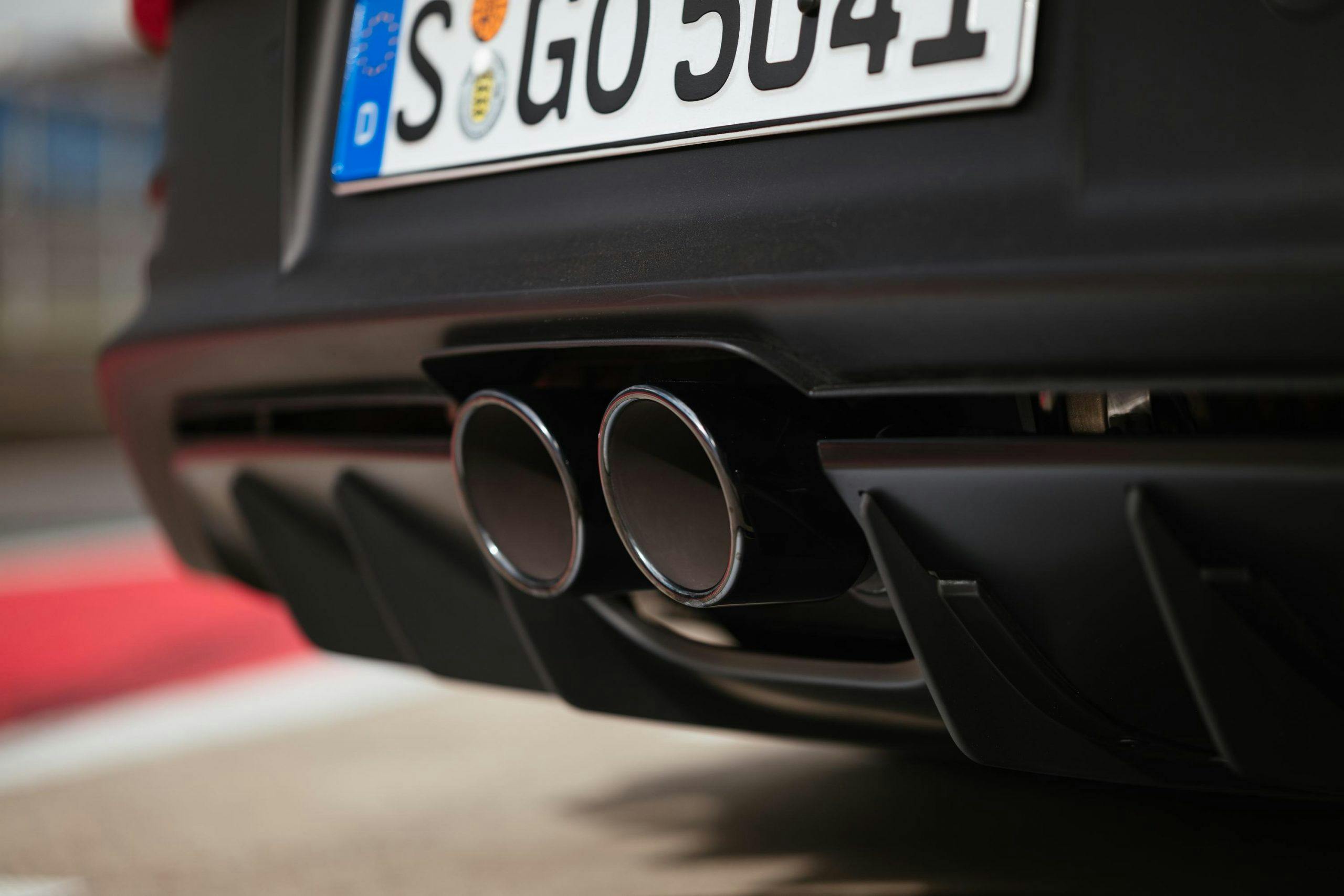 2023 Porsche 911 GT3 RS Guards Red dual exhaust tips detail