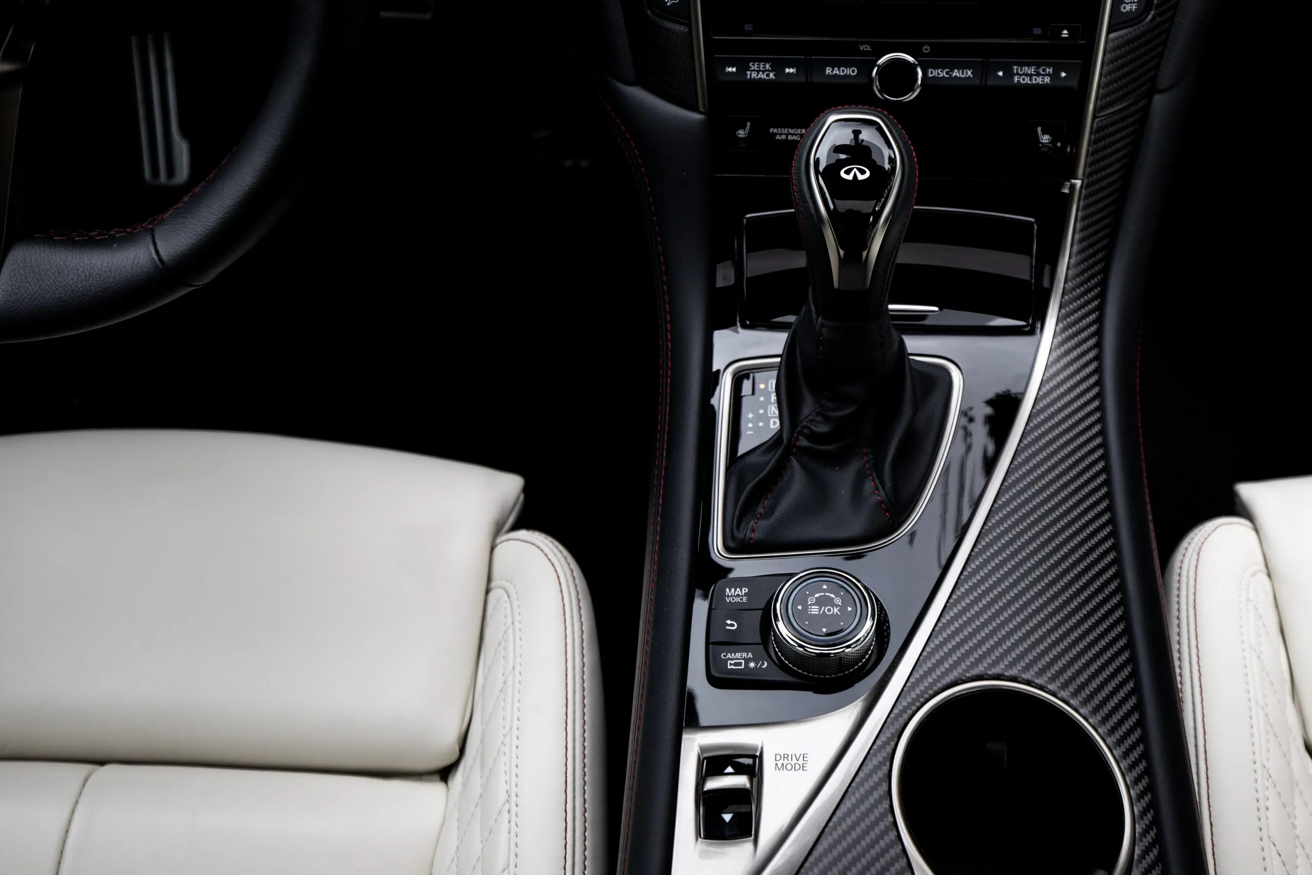 2022 Infiniti Q50 Red Sport 400 center console