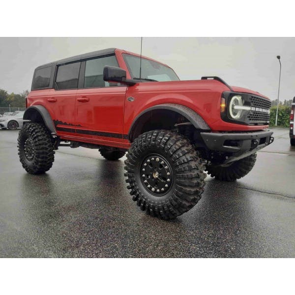 Werewolf4x4 Portal axles for Ford Bronco exterior red side profile