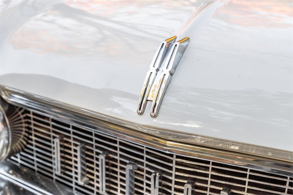 1959 Oldsmobile 88 emblem