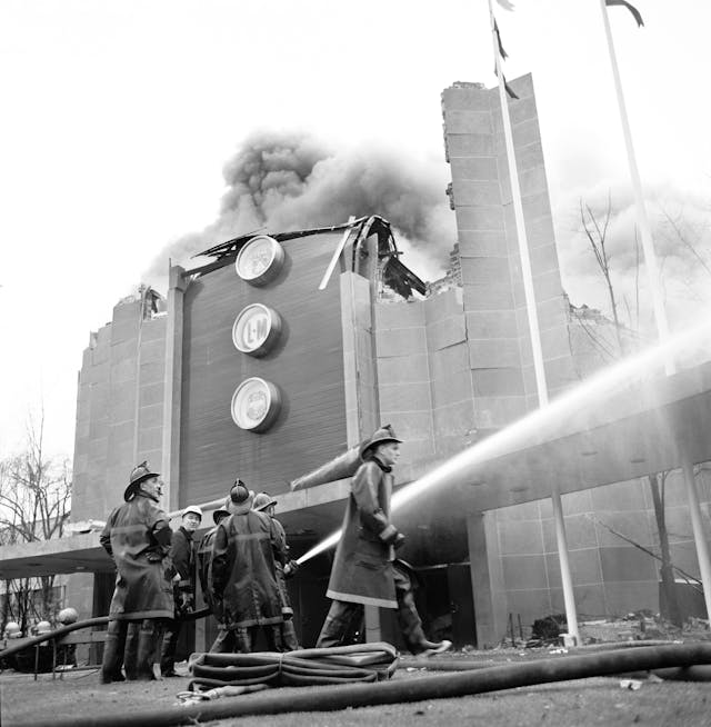 1962 Ford Rotunda fire firefighters action
