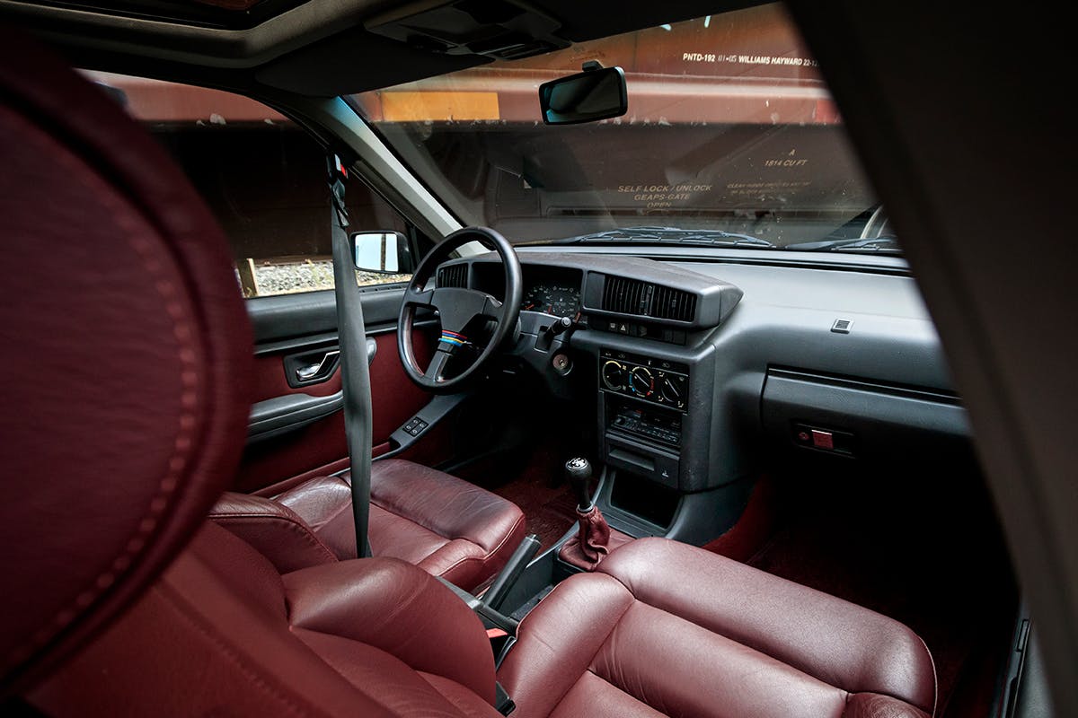 Peugeot 405 interior dash wide