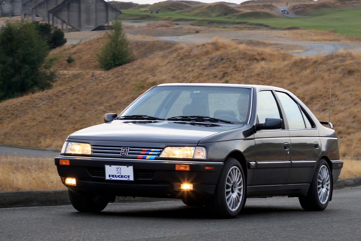 Peugeot 405 front three-quarter driving action