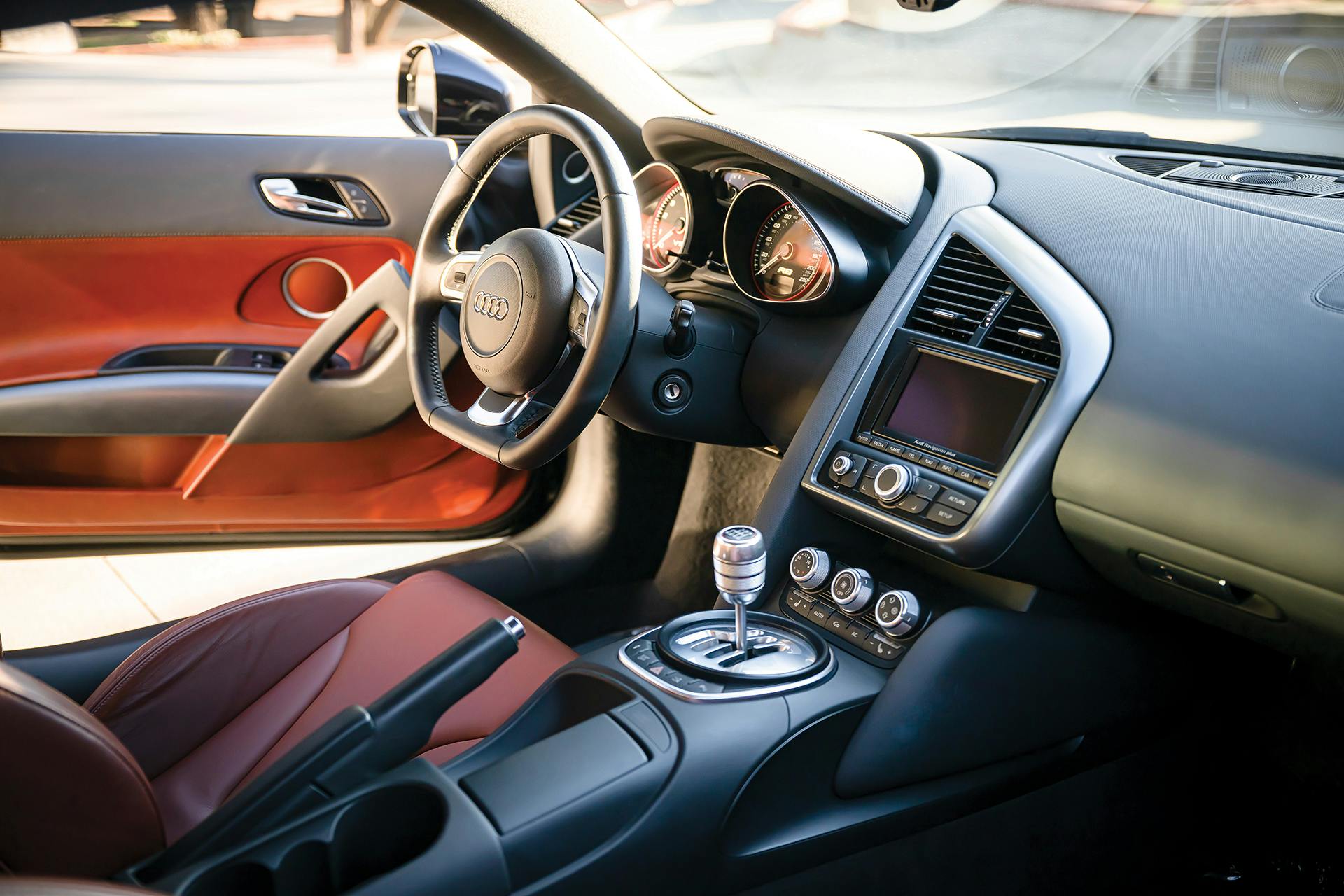 Audi R8 interior front