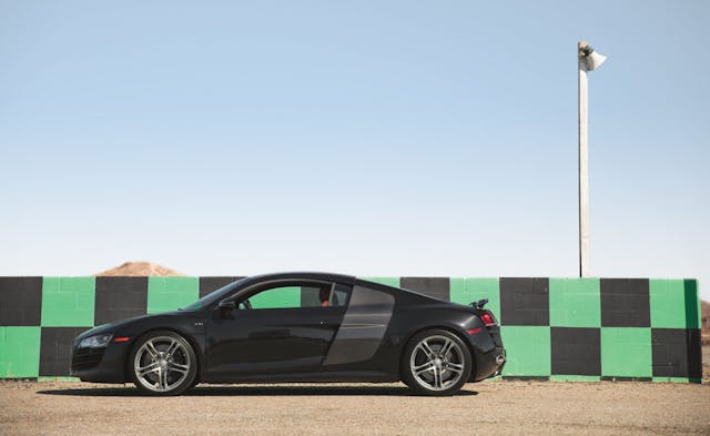 Audi R8 side profile