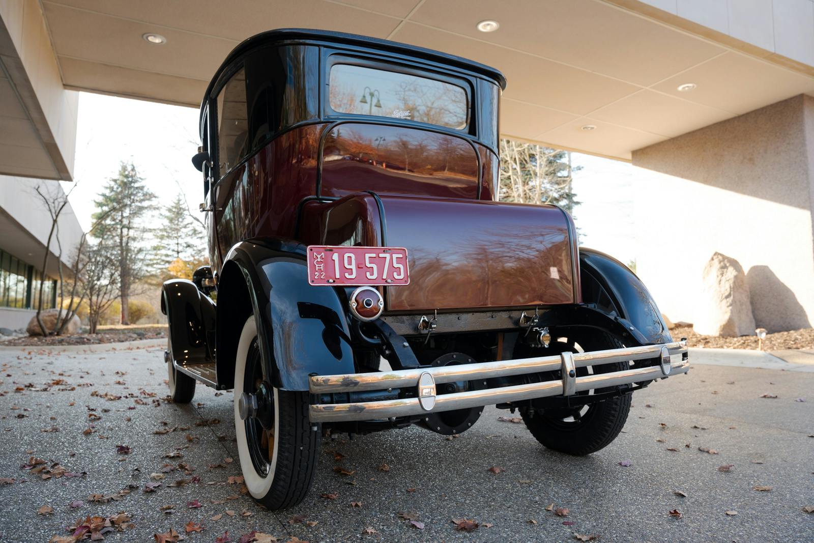 ONE 1922 Detroit Electric rear